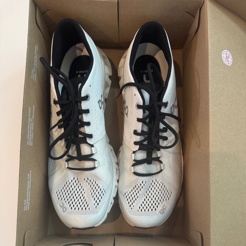 ON Cloud X 2 women’s 10.5 ONRUN